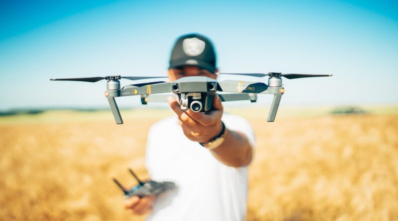 Rodzaje dronów kategorie i zastosowania